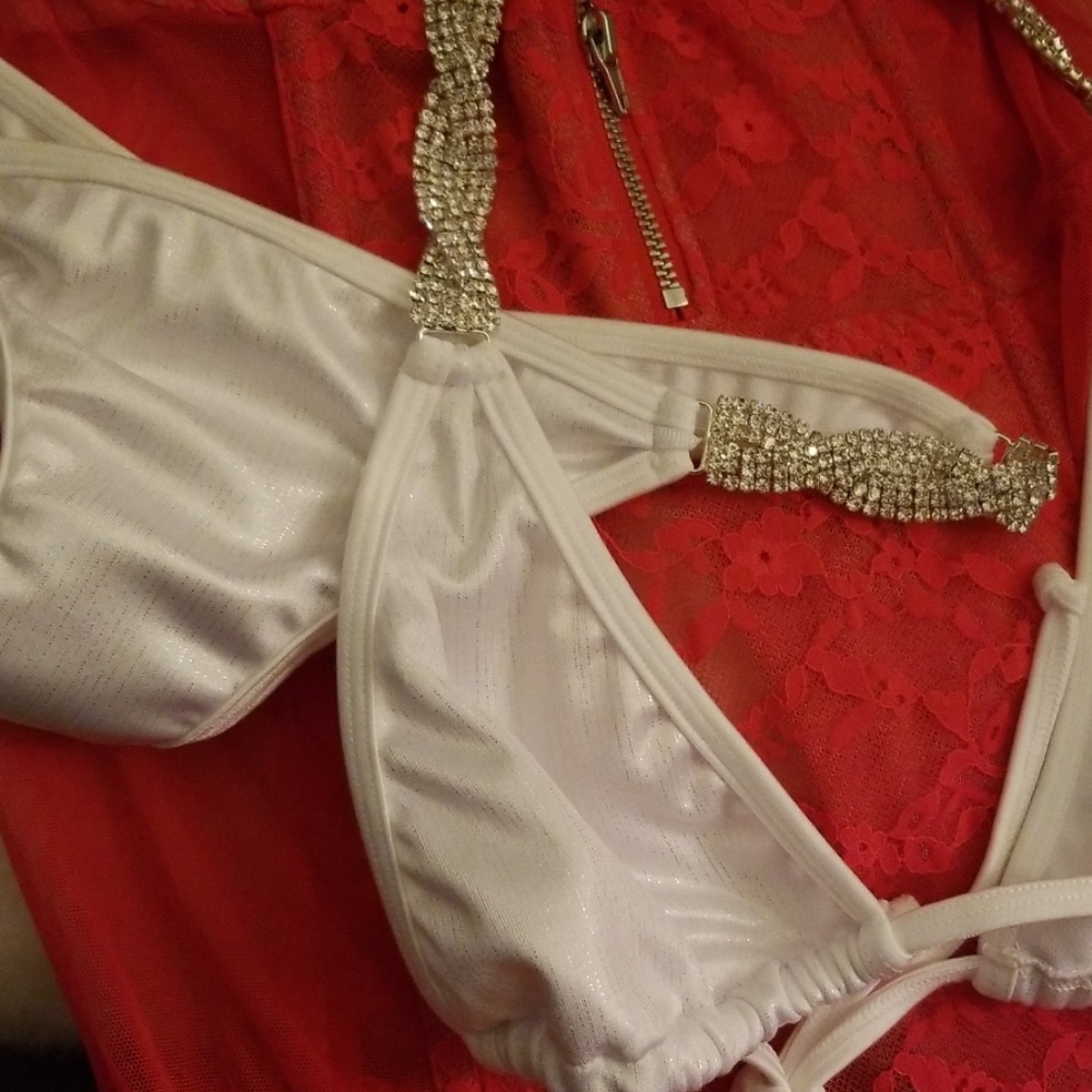 Rinestone white bikini.